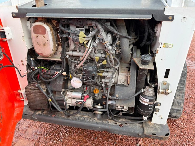 bobcat-t750-image-30