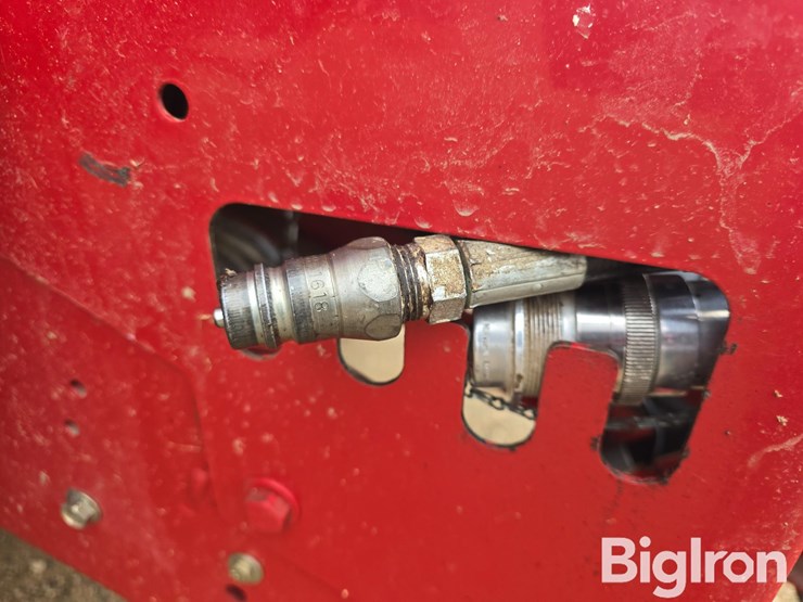 2009-case-ih-rb564-image-10