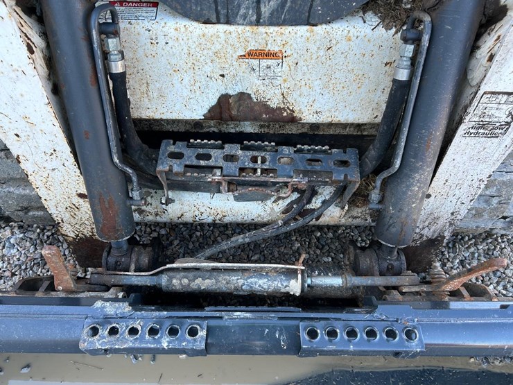 2017-bobcat-t740-image-10