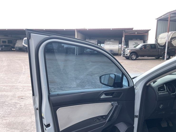 2019-volkswagen-tiguan-se-image-65