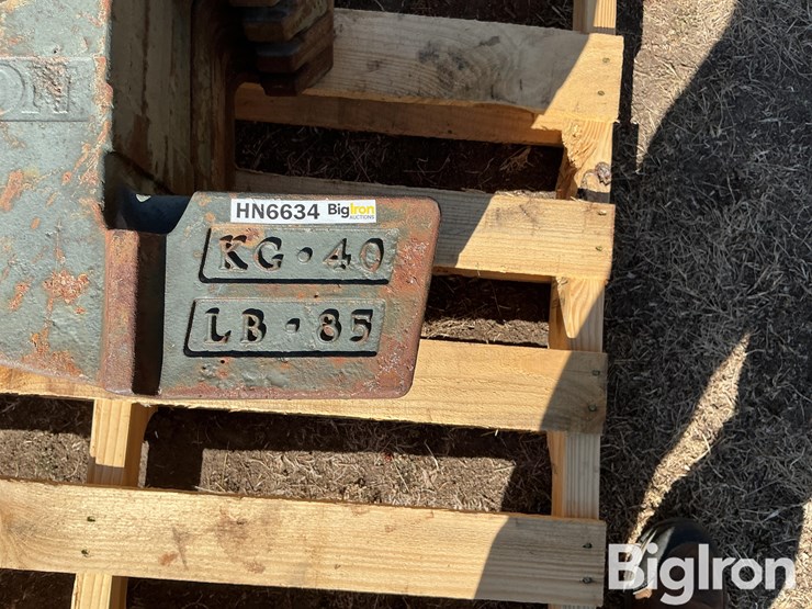 hesston-85lb-tractor-suitcase-weights-image-9