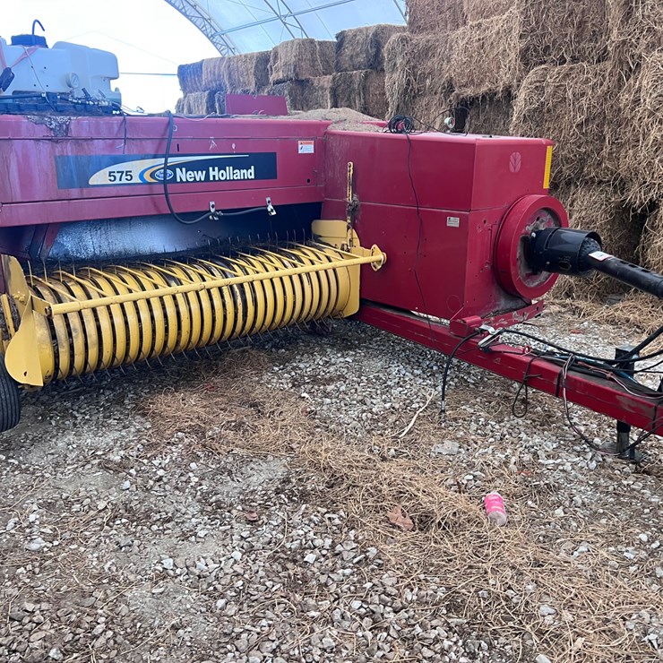 NEW HOLLAND 575