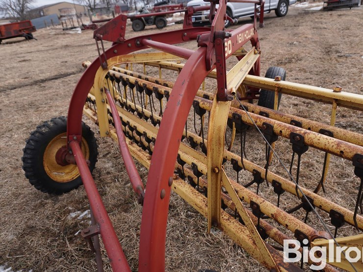 new-holland-260-image-12