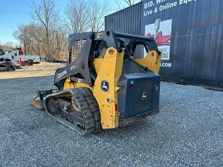 2018-deere-317g-image-2