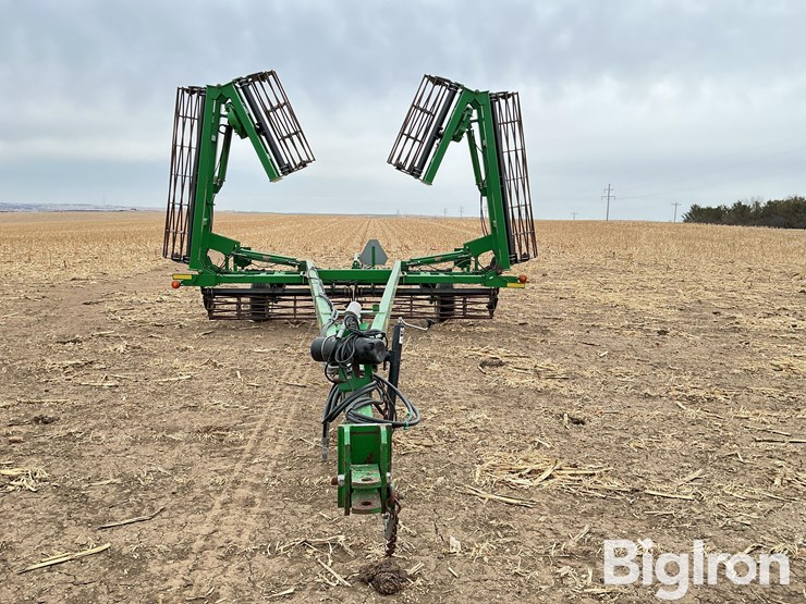 john-deere-200-image-2