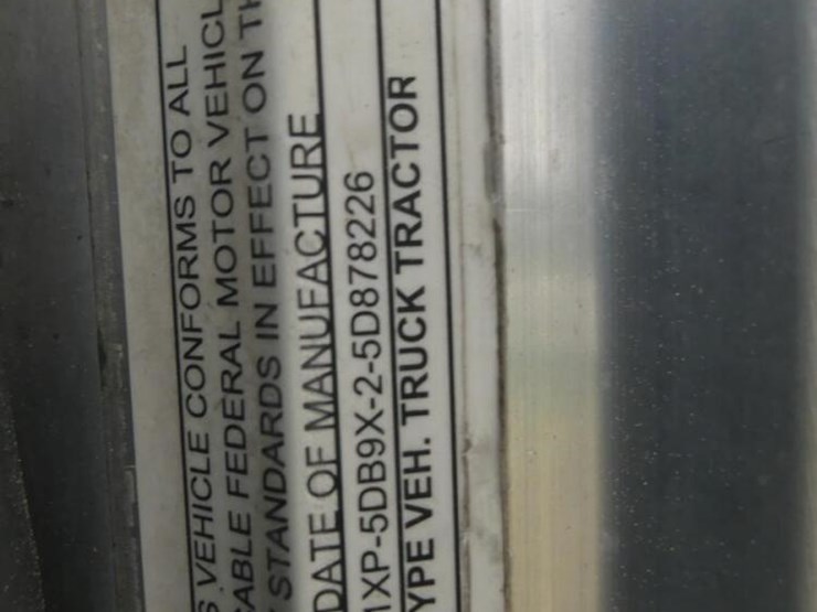 2005-peterbilt-379-image-22