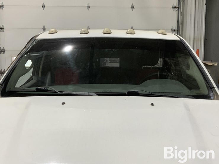 2013-massey-ferguson-730-image-11