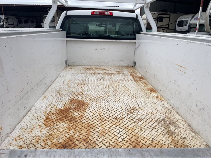 2015-chevrolet-silverado-2500-image-43