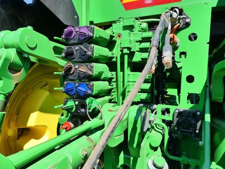 john-deere-8r-310-image-7