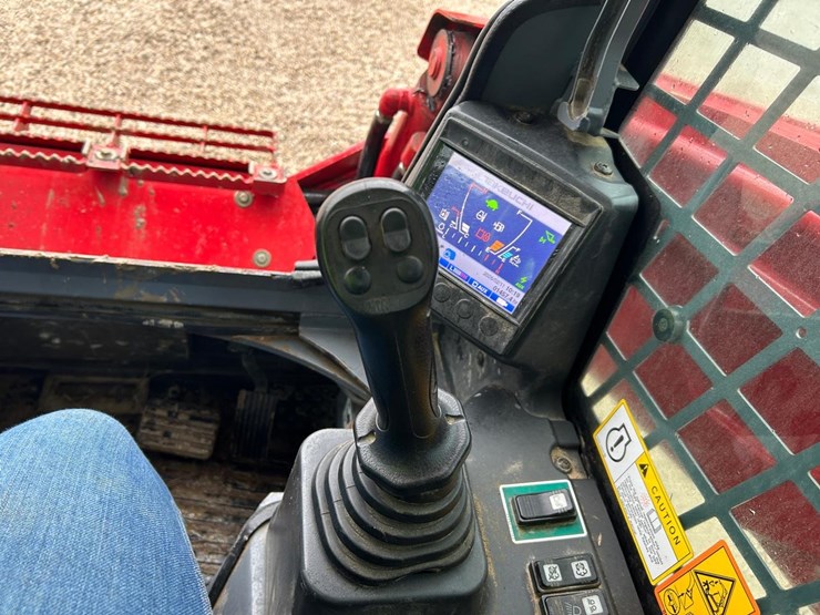 2018-takeuchi-tl12v2-image-24