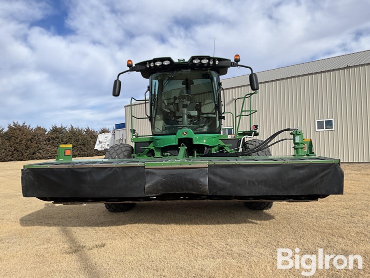 2017-john-deere-w235-image-2