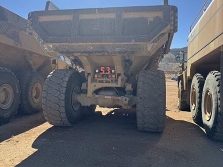 2012-caterpillar-740b-image-5