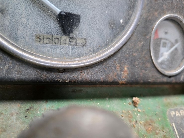 john-deere-4010-image-4