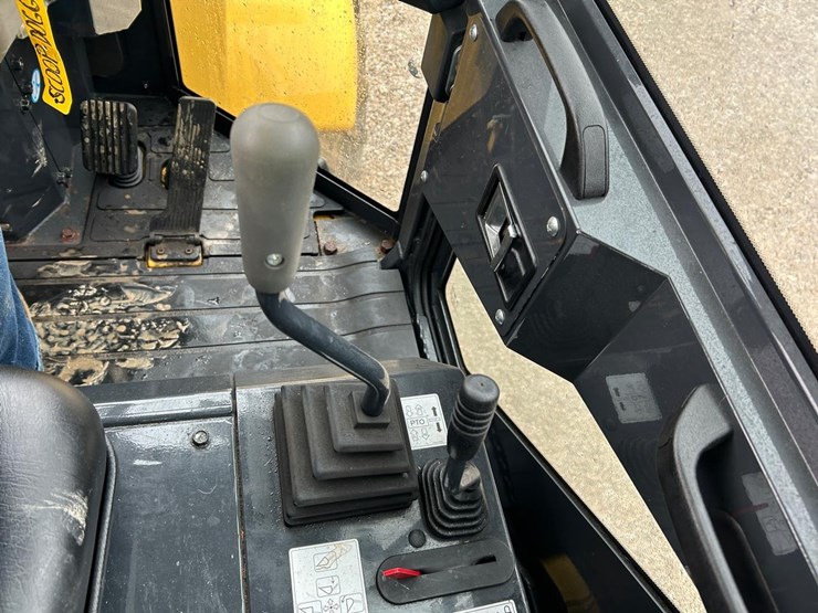 2016-yanmar-v4-7-image-22