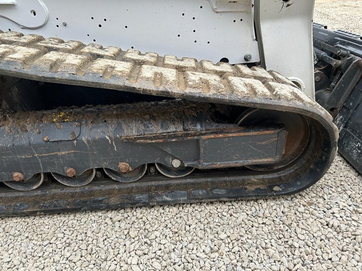 2022-bobcat-t770-image-14