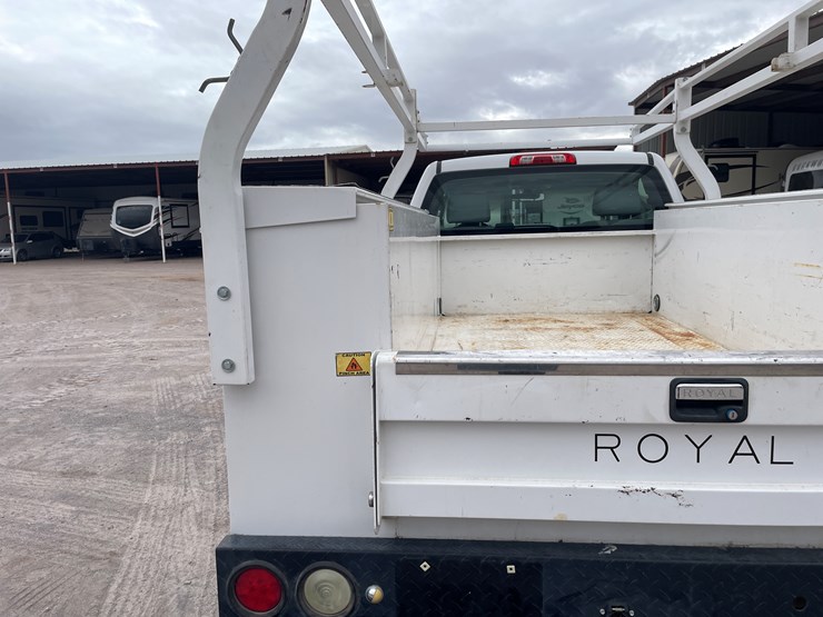 2015-chevrolet-silverado-2500-image-39