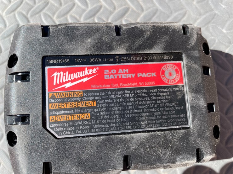 #1486-•-(2)-milwaukee-drill-driver-sets-(offsite-in-el-paso)-image-6