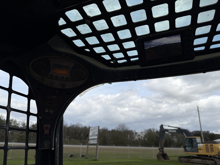 2015-bobcat-t590-image-14