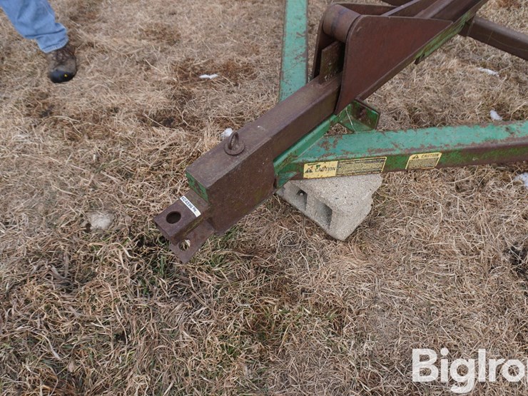 john-deere-32-image-11