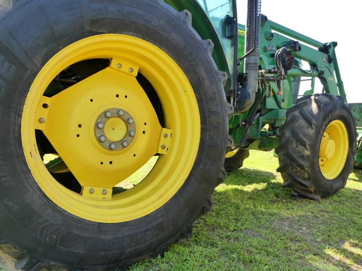 2015-john-deere-6130d-image-8