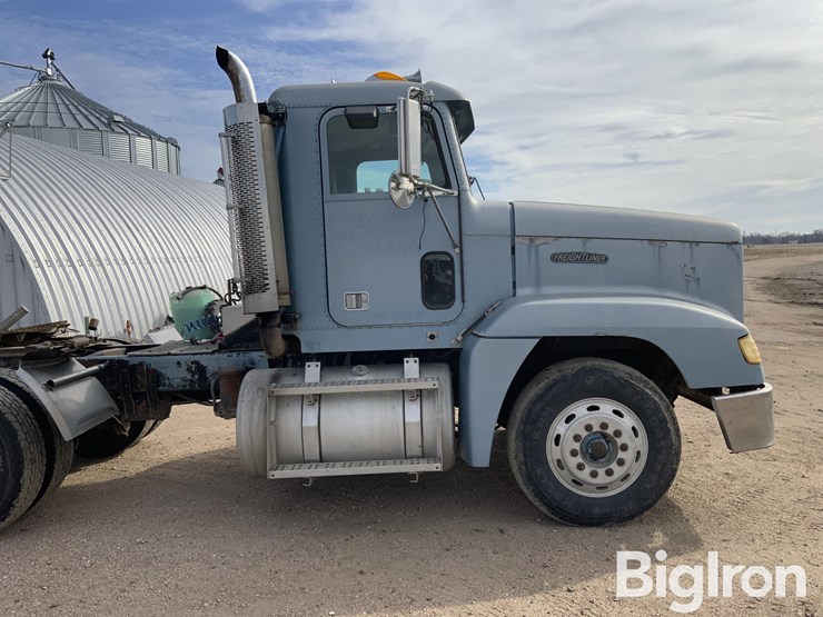 1990-freightliner-fld120-image-14