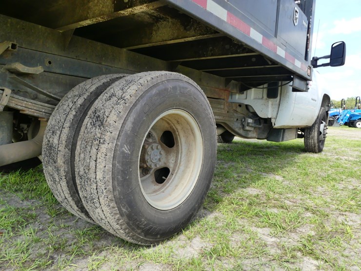 2012-chevrolet-3500-image-6