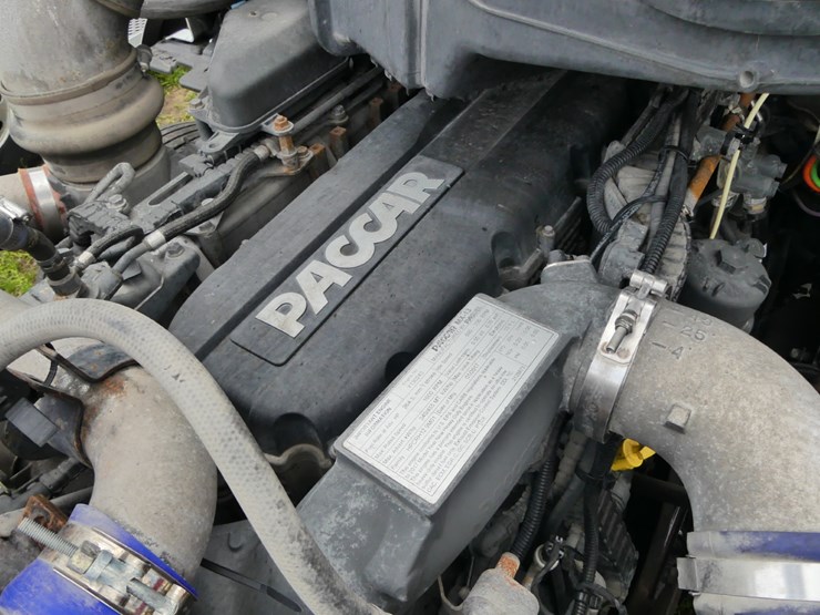 2018-peterbilt-579-image-21