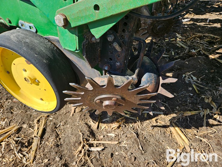 john-deere-7200-image-11