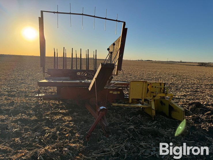 new-holland-1033-image-2