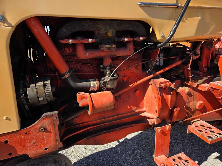 case-730-comfort-king-tractor-image-10