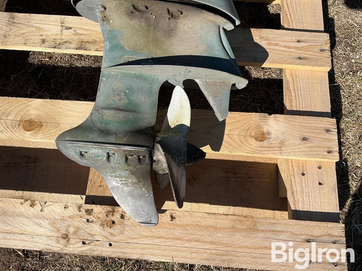 evinrude-35-hp-boat-motor-image-9