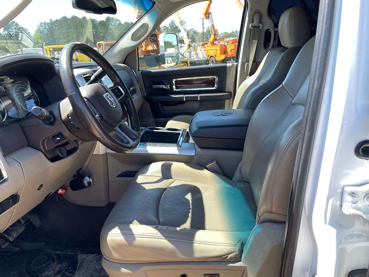 2010-dodge-ram-3500-image-10