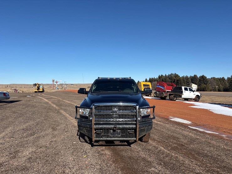 2017-dodge-3500-image-2