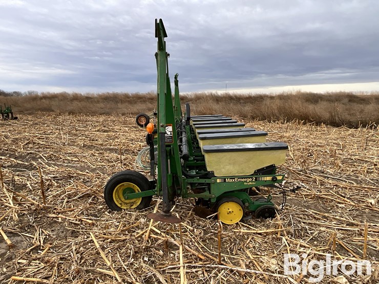 john-deere-7300-image-8