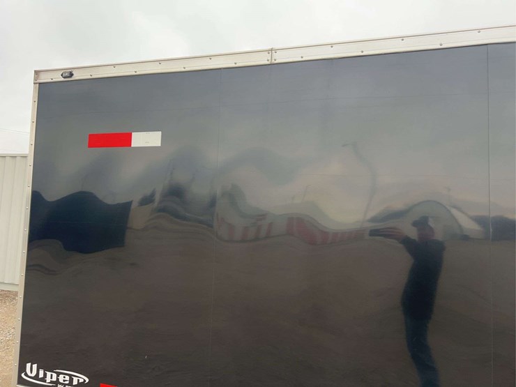 2016-stealth-viper-24'-enclosed-trailer-image-19