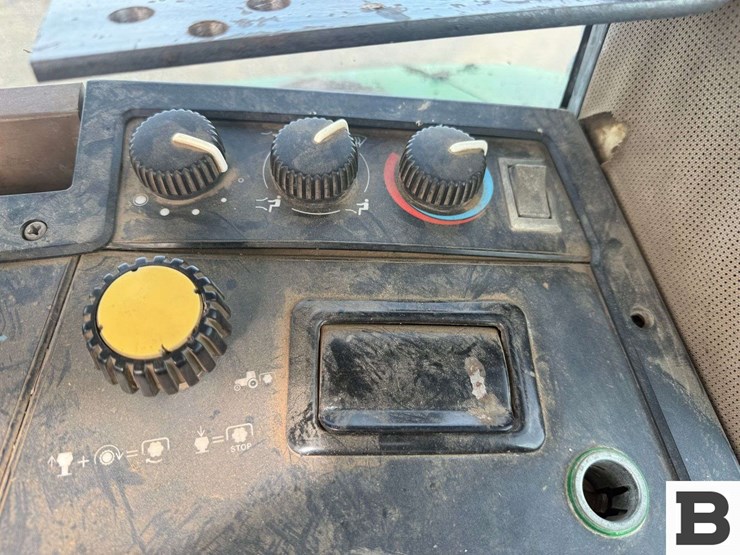 1994-john-deere-7800-image-60