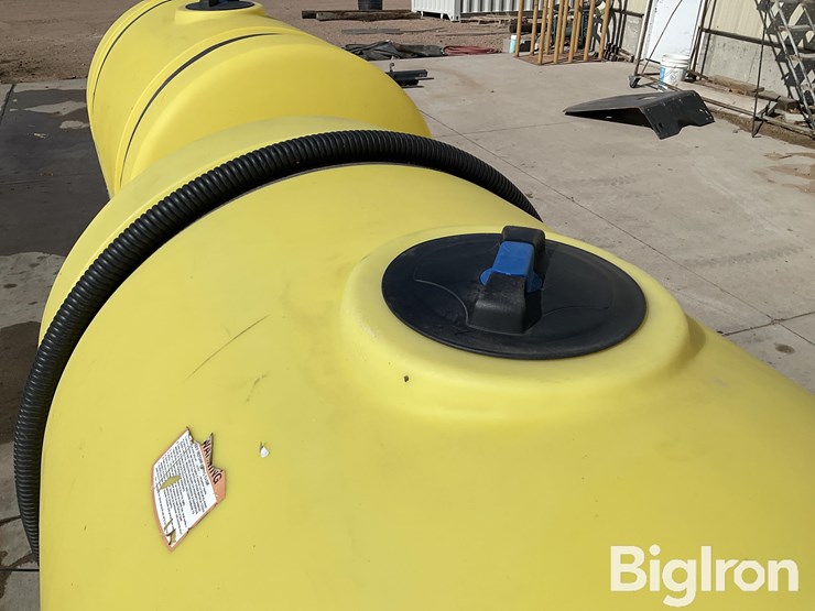 claas-rear-deck-mount-saddle-tanks-image-10