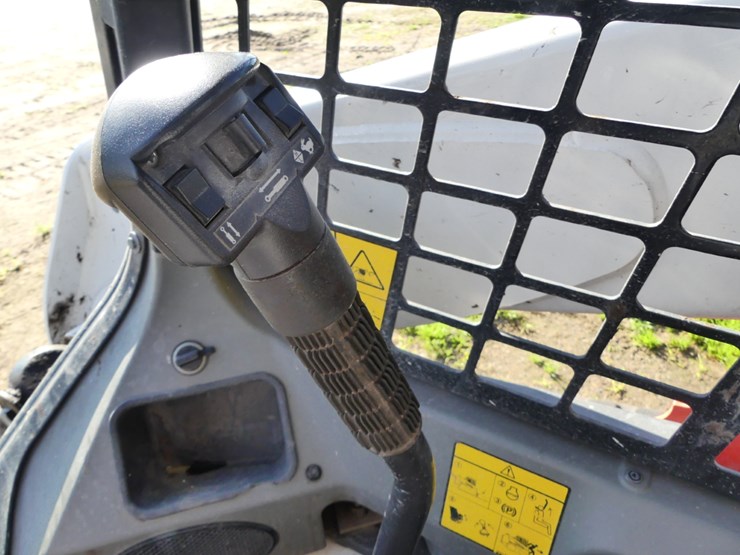 2024-bobcat-t650-image-13