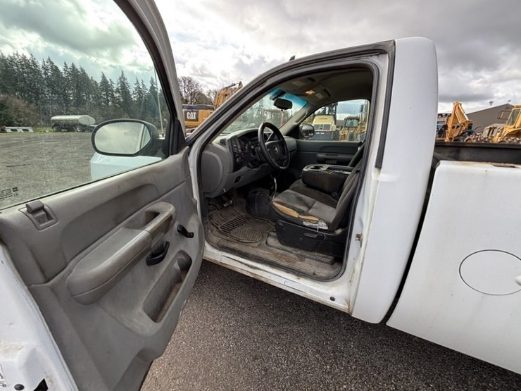 2009-chevrolet-silverado-2500-image-17