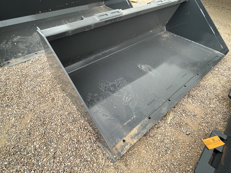 #4326-•-unused-2026-wolverine-skid-steer-track-duty-bucket-attachments-image-11