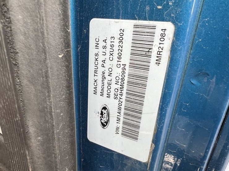 2017-mack-cxu613-tri-axle-truck-tractor-image-9