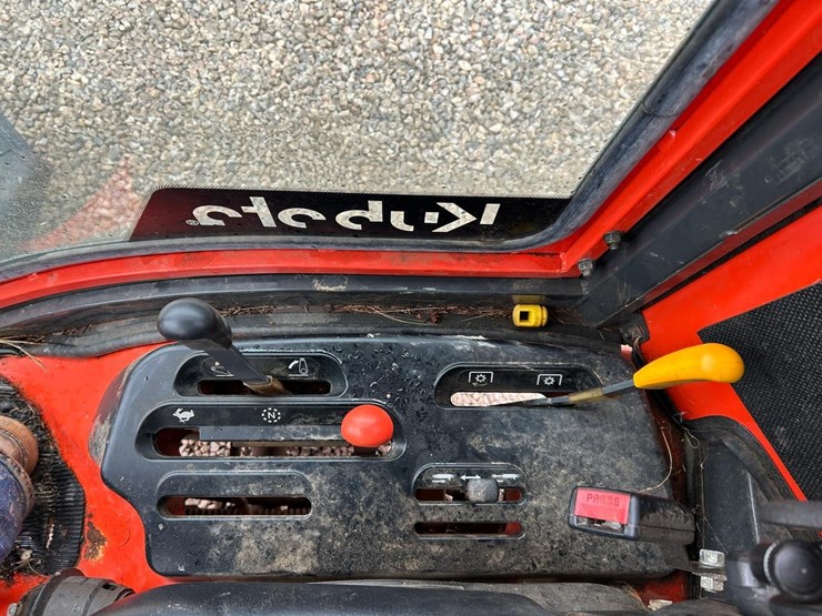 kubota-f2690-image-22