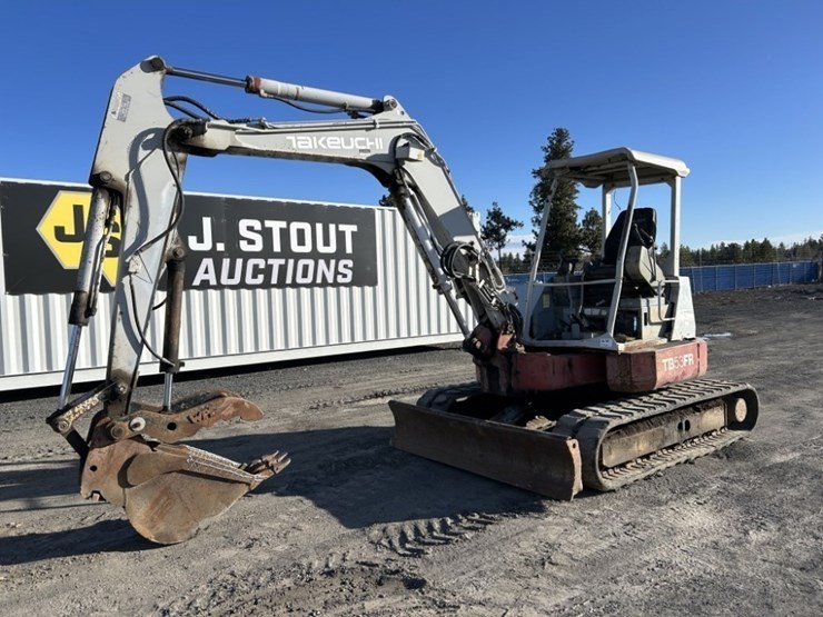 takeuchi-tb35fr-mini-hydraulic-excavator-image-1