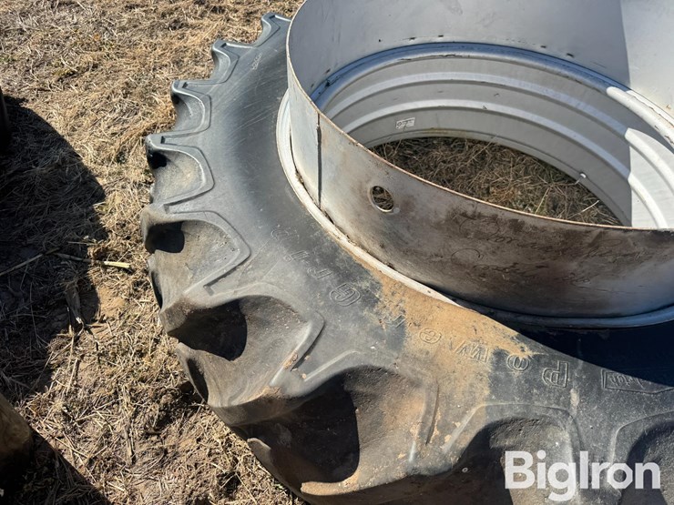 18.4-42-dual-rims-&-tires-image-11