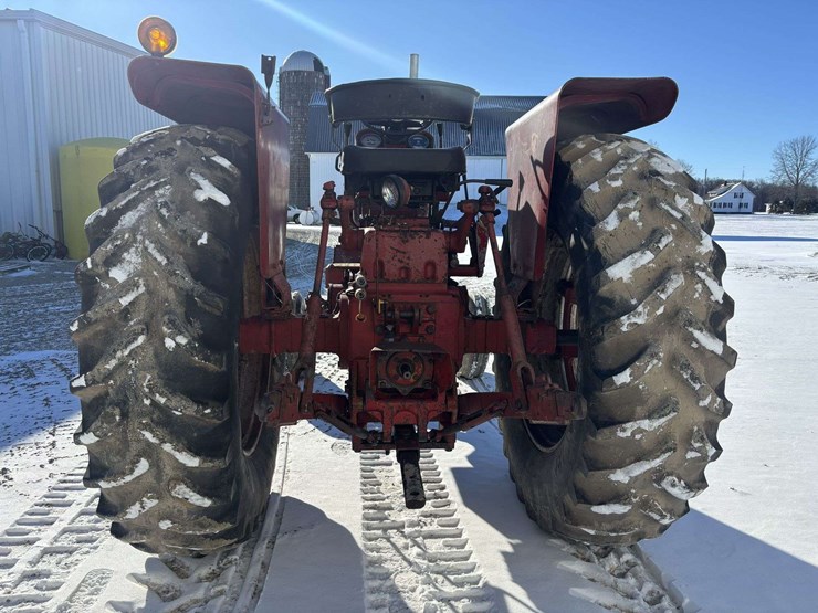 farmall-656-gas-tractor-image-5