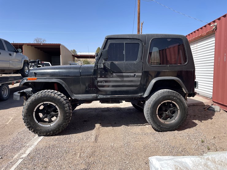 1994-jeep-wrangler-image-1