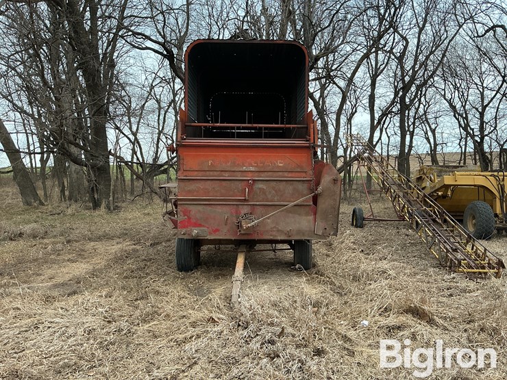 new-holland-83788-forage-wagon-image-2