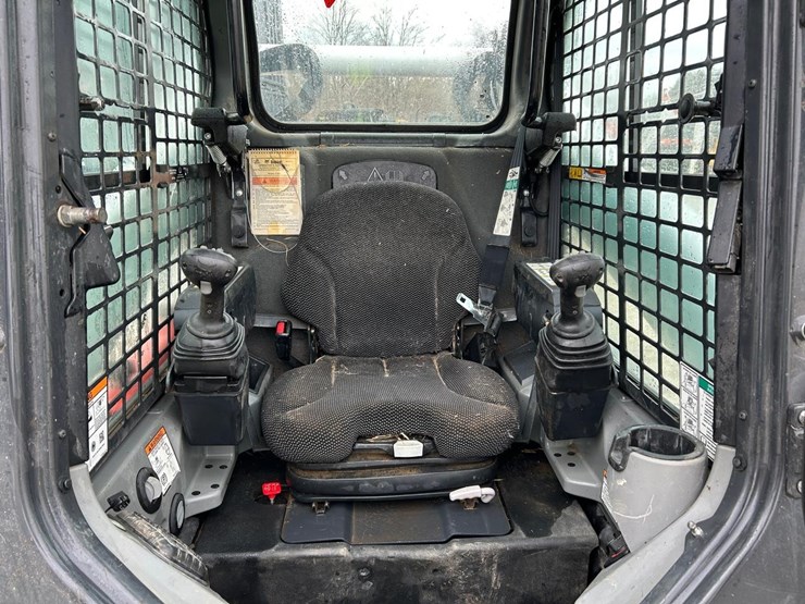 2022-bobcat-t770-image-19