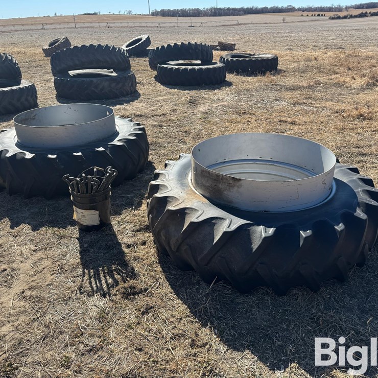 18.4-42 Dual Rims & Tires