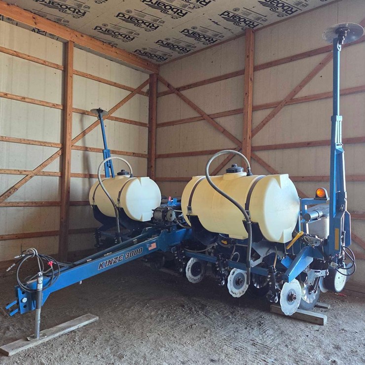 KINZE 3000